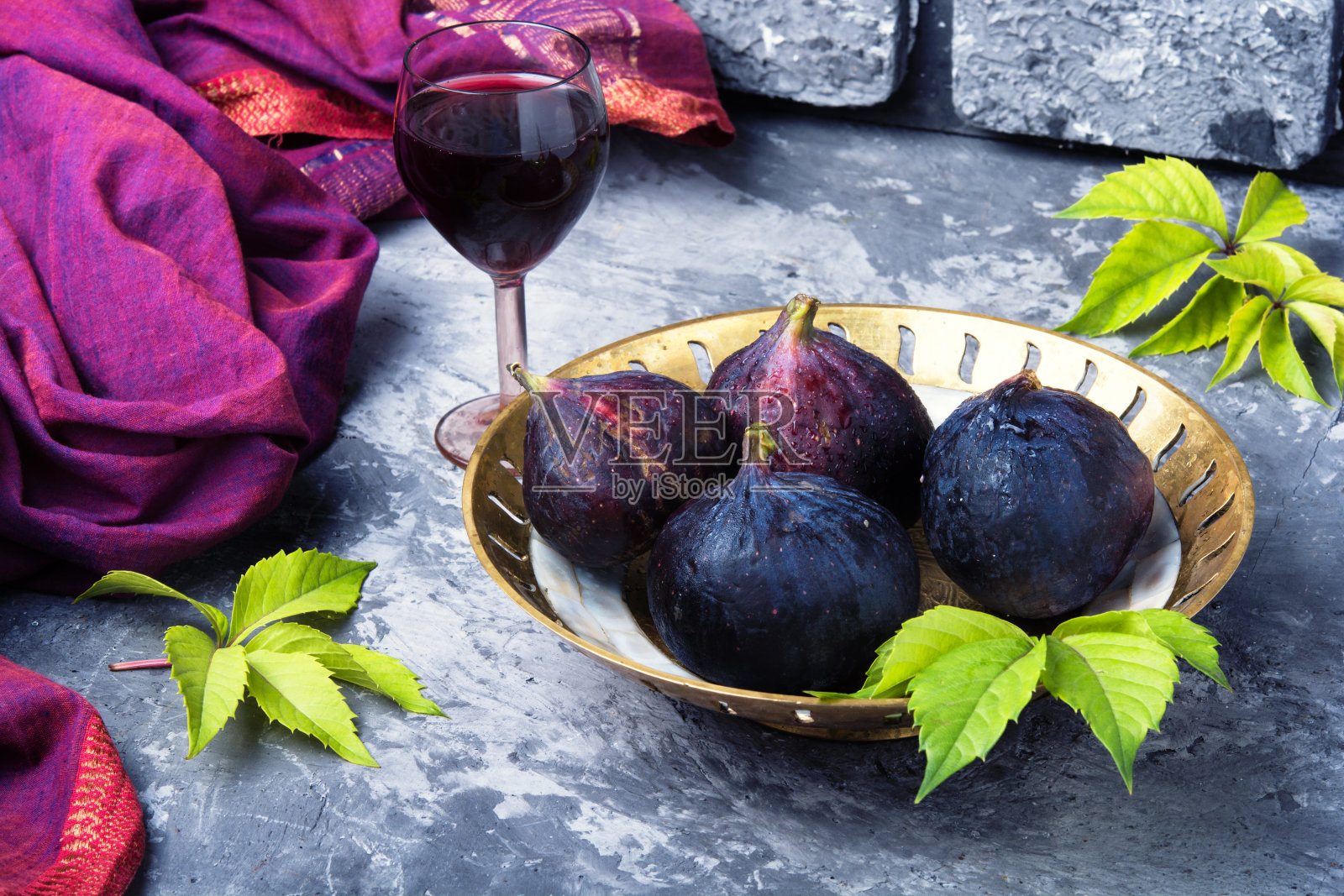 酒与无花果照片摄影图片