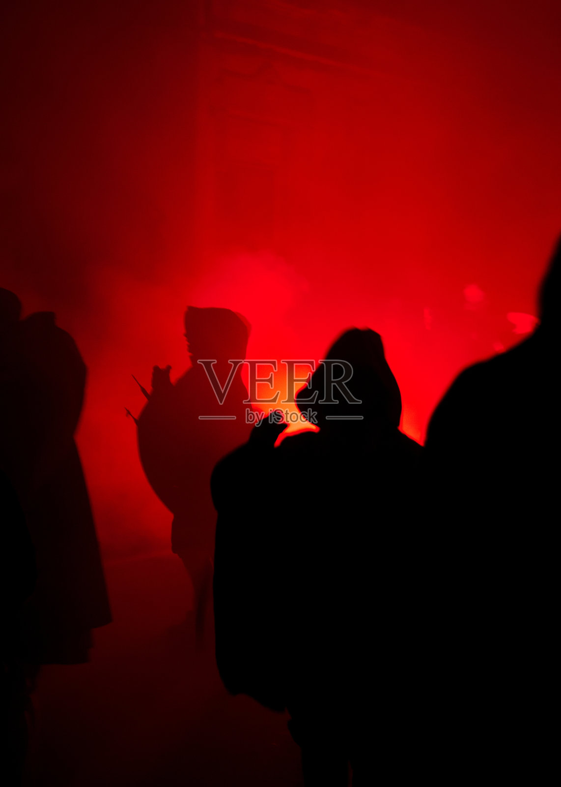 加泰罗尼亚Correfoc -街道上的传统烟花节照片摄影图片