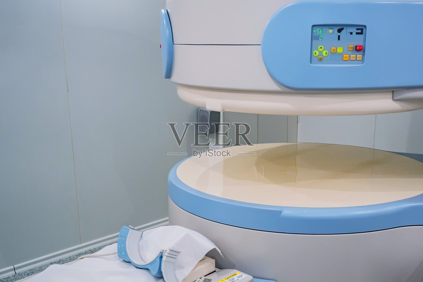医院里的现代核磁共振扫描仪照片摄影图片