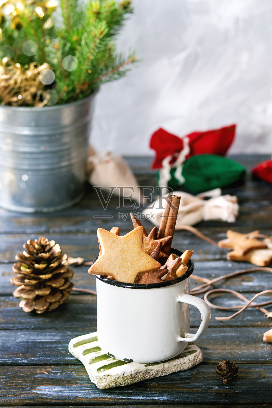 圣诞星星形状的糖饼干照片摄影图片