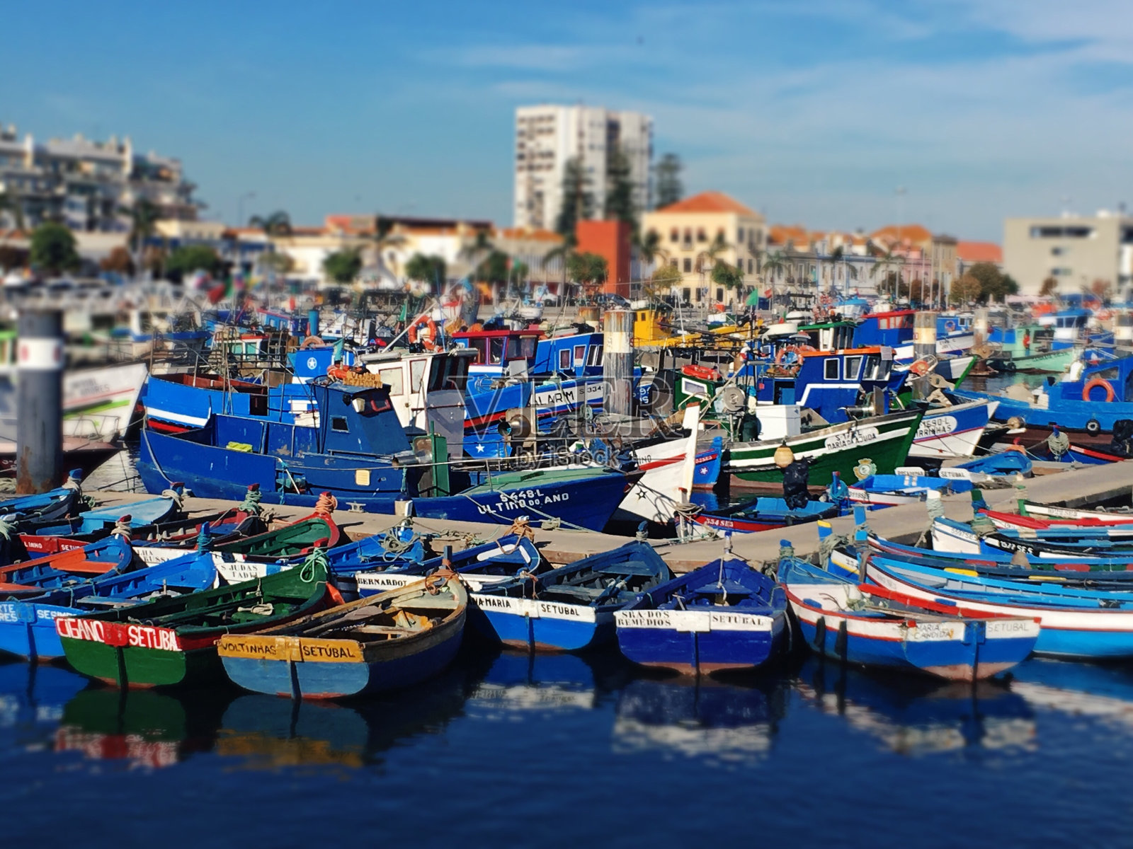 五颜六色的码头照片摄影图片