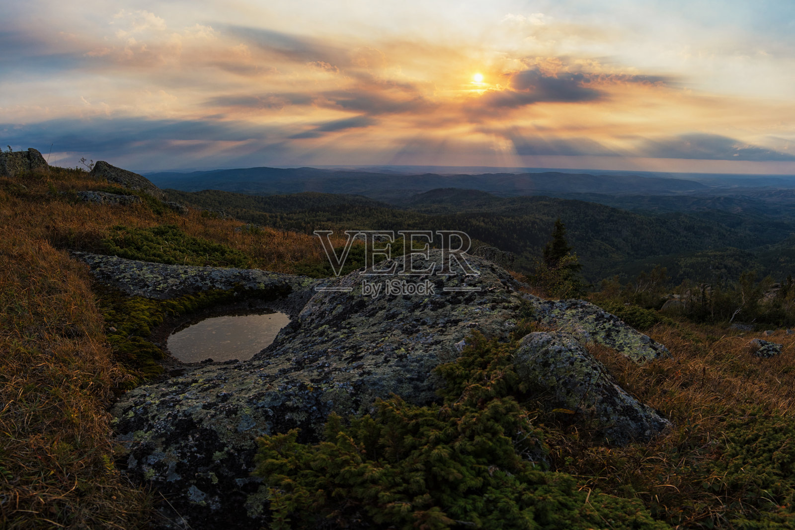 阿尔泰山脉的美景照片摄影图片