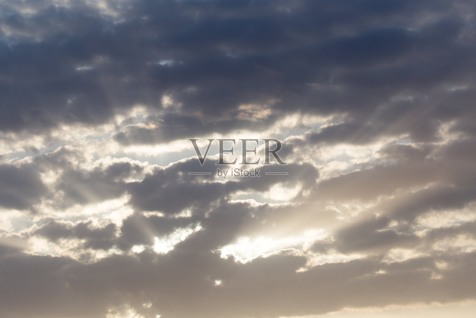 黎明时天空有云照片摄影图片