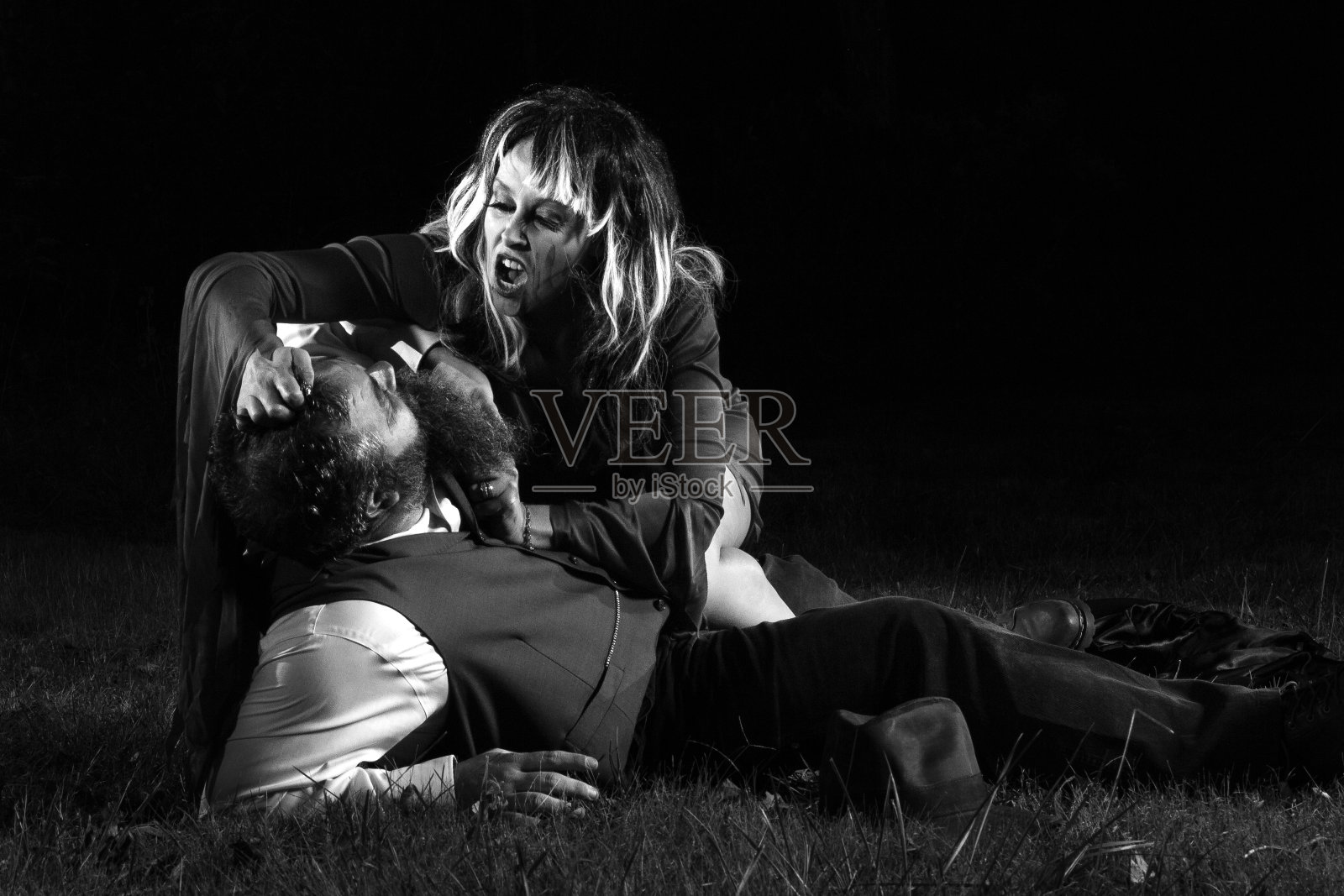 殡仪员v / s吸血鬼照片摄影图片