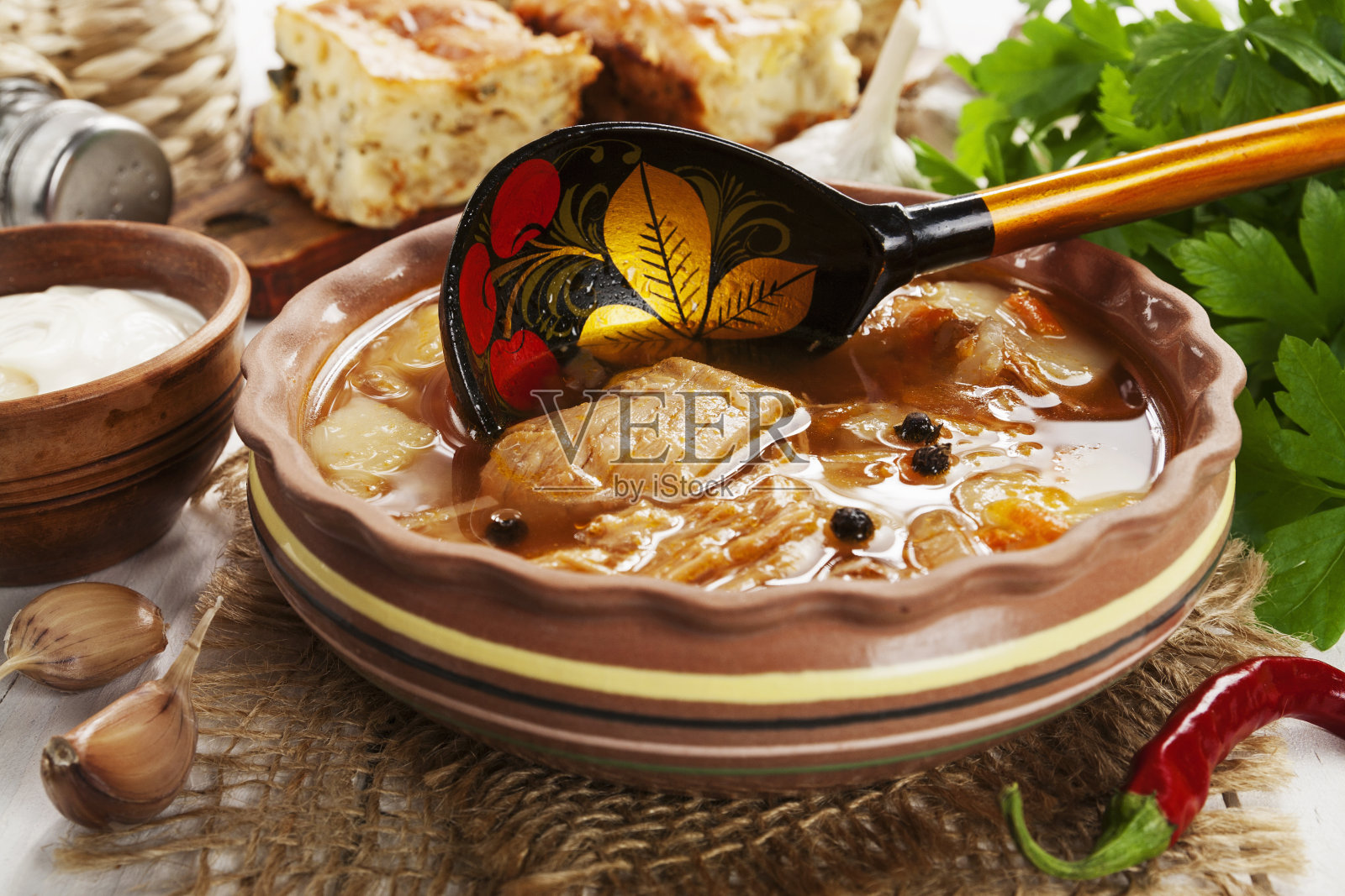 卷心菜汤和馅饼照片摄影图片