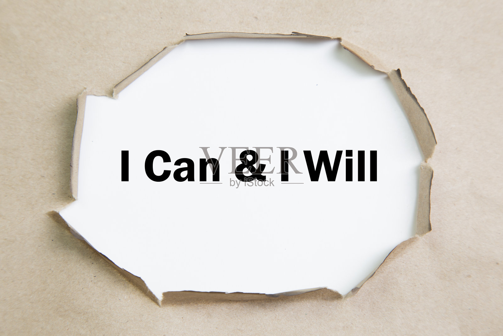 我能而且我会写在破纸下的信息。照片摄影图片