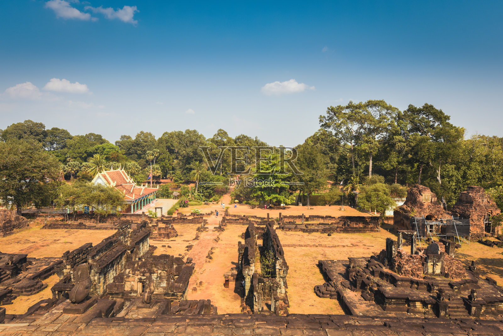 鲁普普拉萨特寺前照片摄影图片
