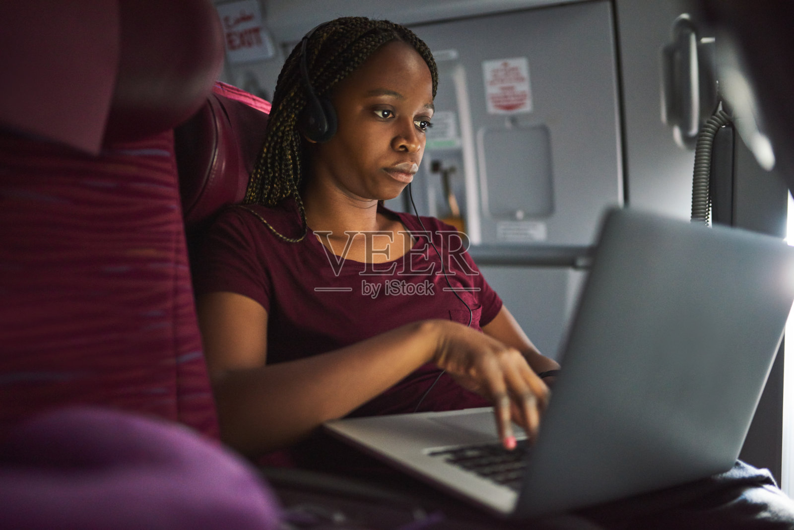 这架飞机有机载wifi照片摄影图片