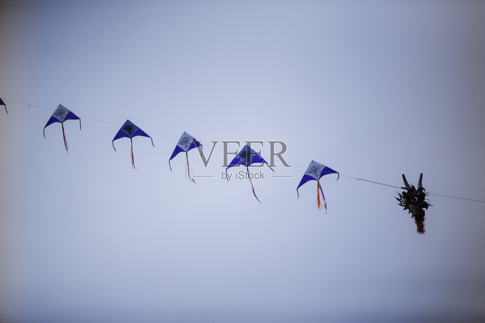 五彩缤纷的风筝照片摄影图片