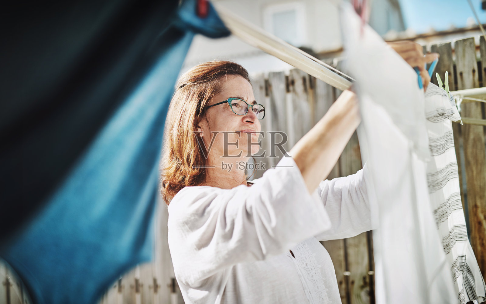 现在是洗衣服的好天气照片摄影图片