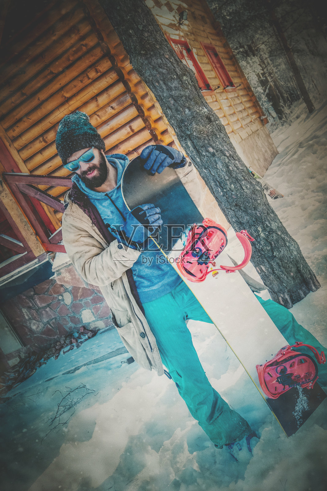 在雪山上滑雪照片摄影图片