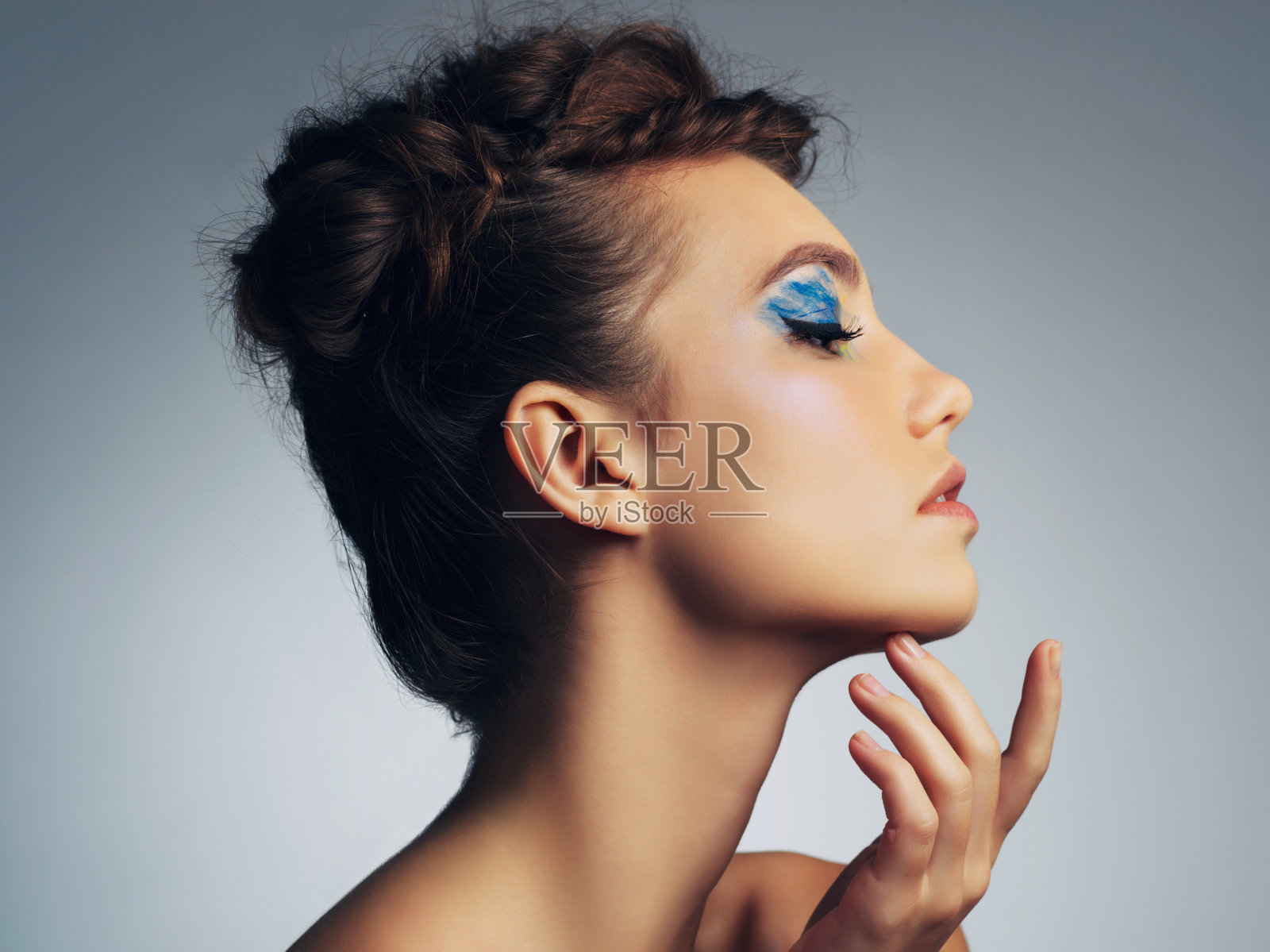 你很特别,为什么不让你的妆也与众不同呢照片摄影图片