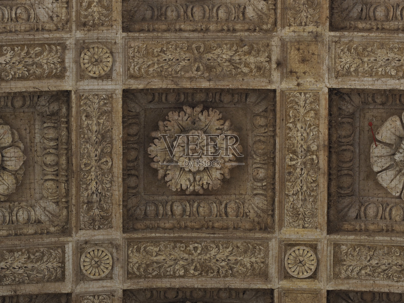 教堂的屋顶照片摄影图片