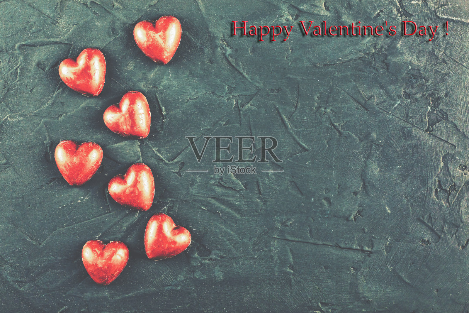 情人节:初恋与爱之喜悦,巧克力爱心照片摄影图片