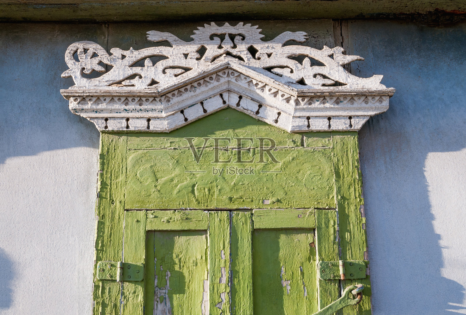 俄罗斯老木屋窗户的碎片照片摄影图片