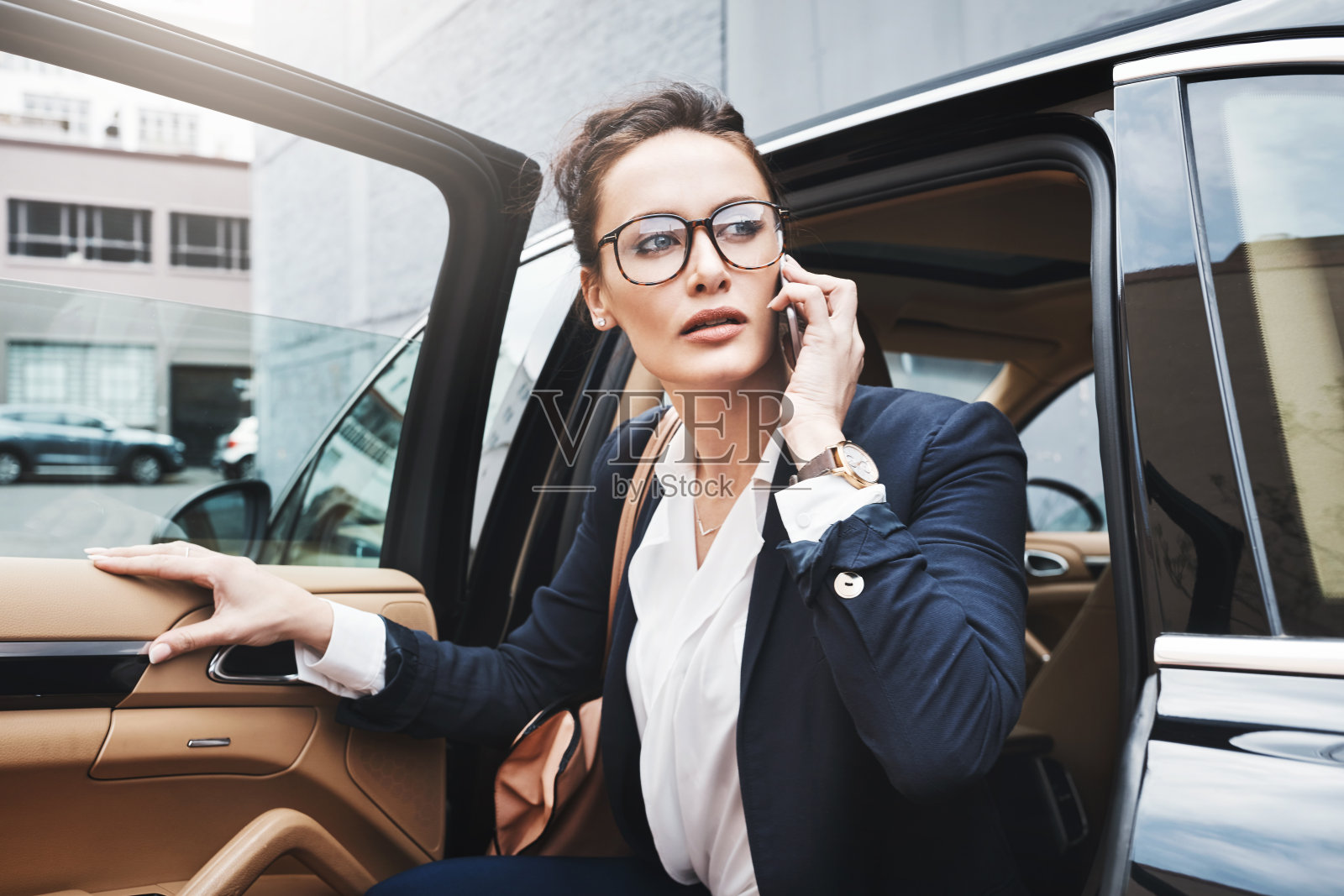 见到你在楼上照片摄影图片