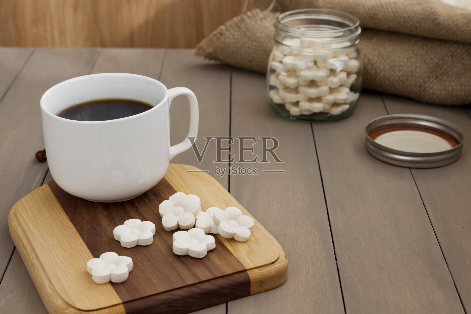 马来西亚的蛋糕加咖啡的木薯饼干照片摄影图片