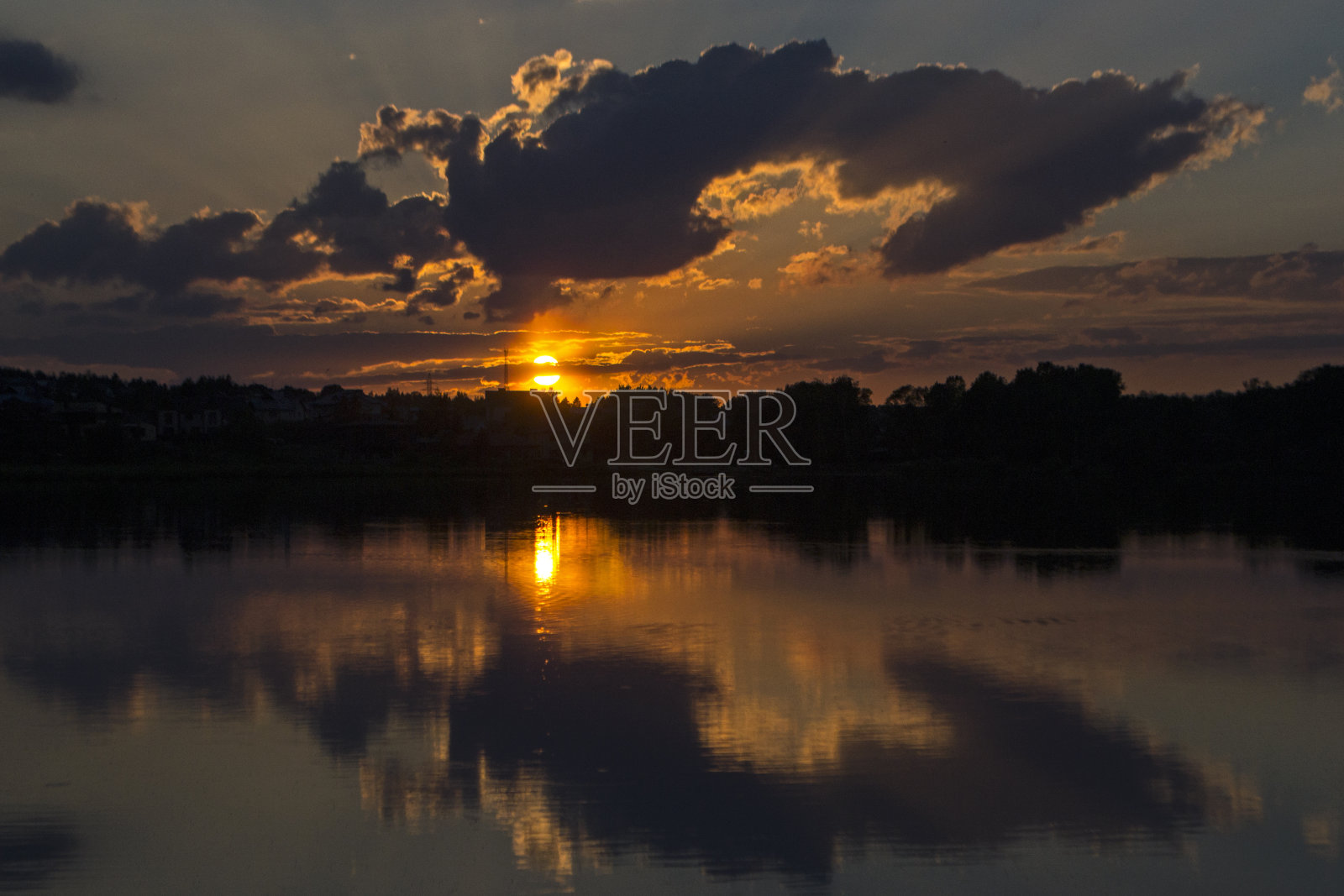 湖上日落照片摄影图片