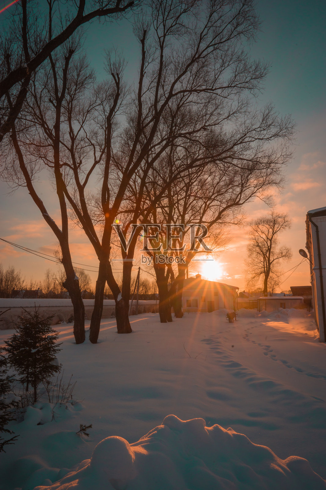 俄罗斯雅罗斯拉夫尔地区,冬日的日落照片摄影图片