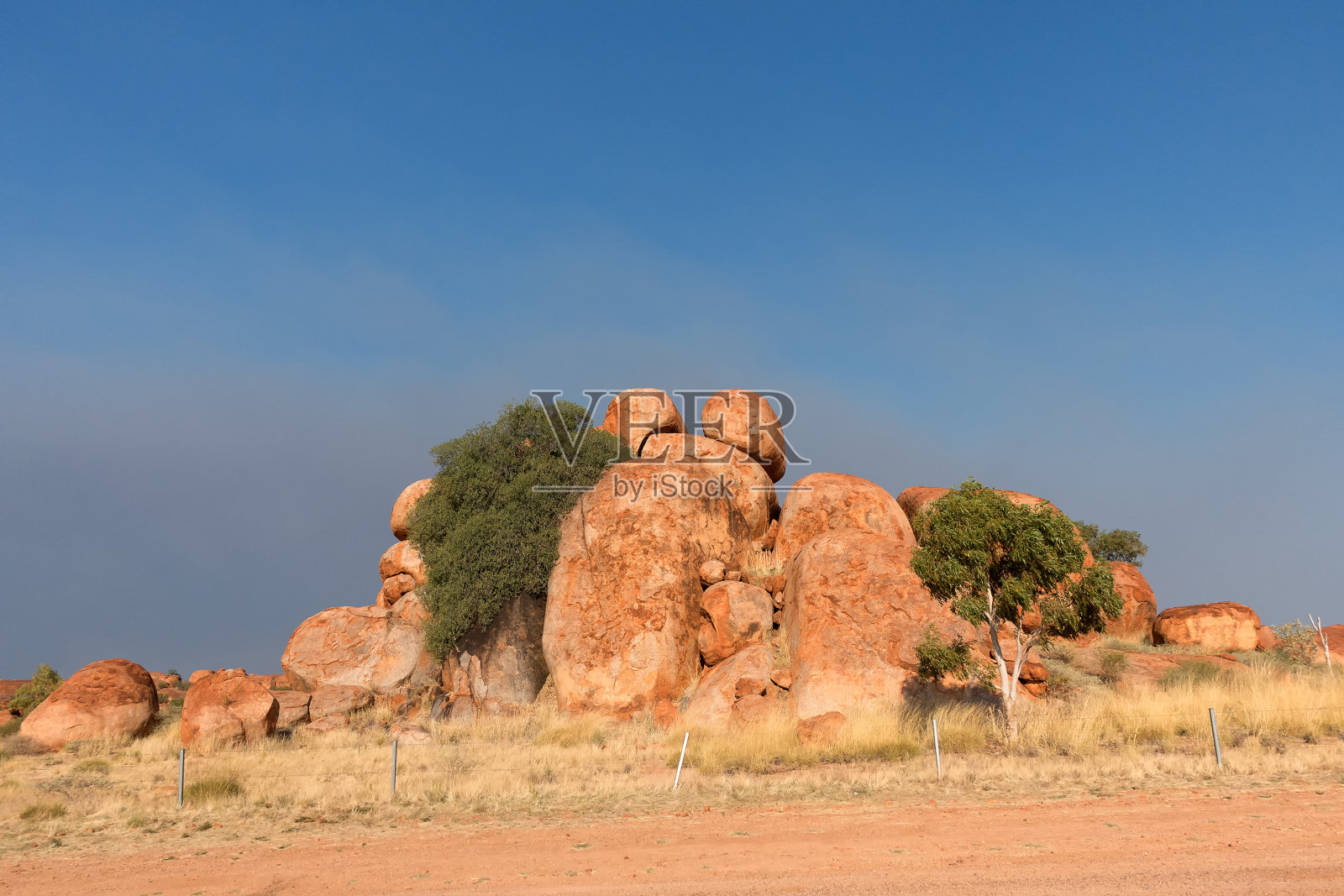 位于澳大利亚北领地内陆的魔鬼石雕照片摄影图片