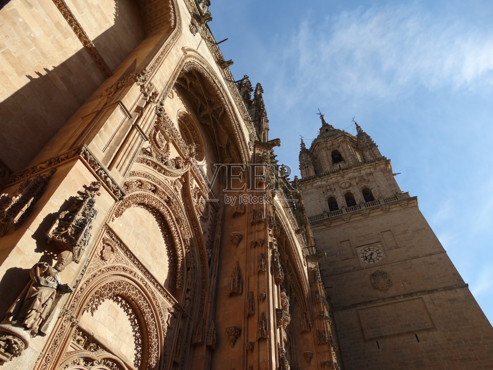 大教堂墙的正面照片摄影图片