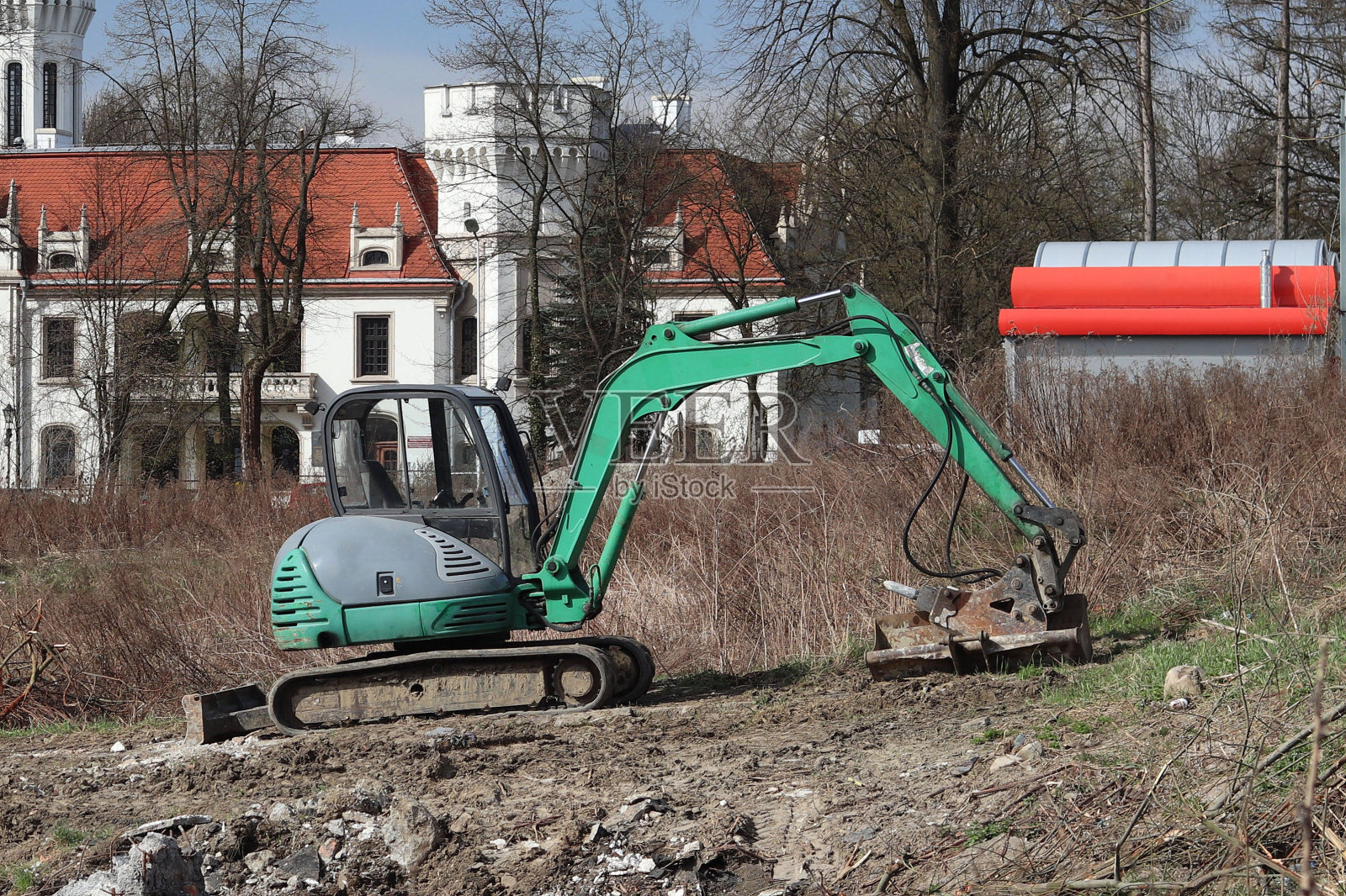 挖掘机装载货物照片摄影图片