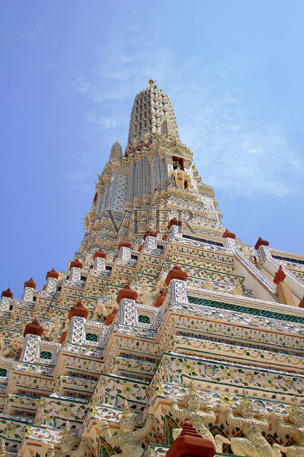 曼谷明亮的天空是泰国的首都。照片摄影图片