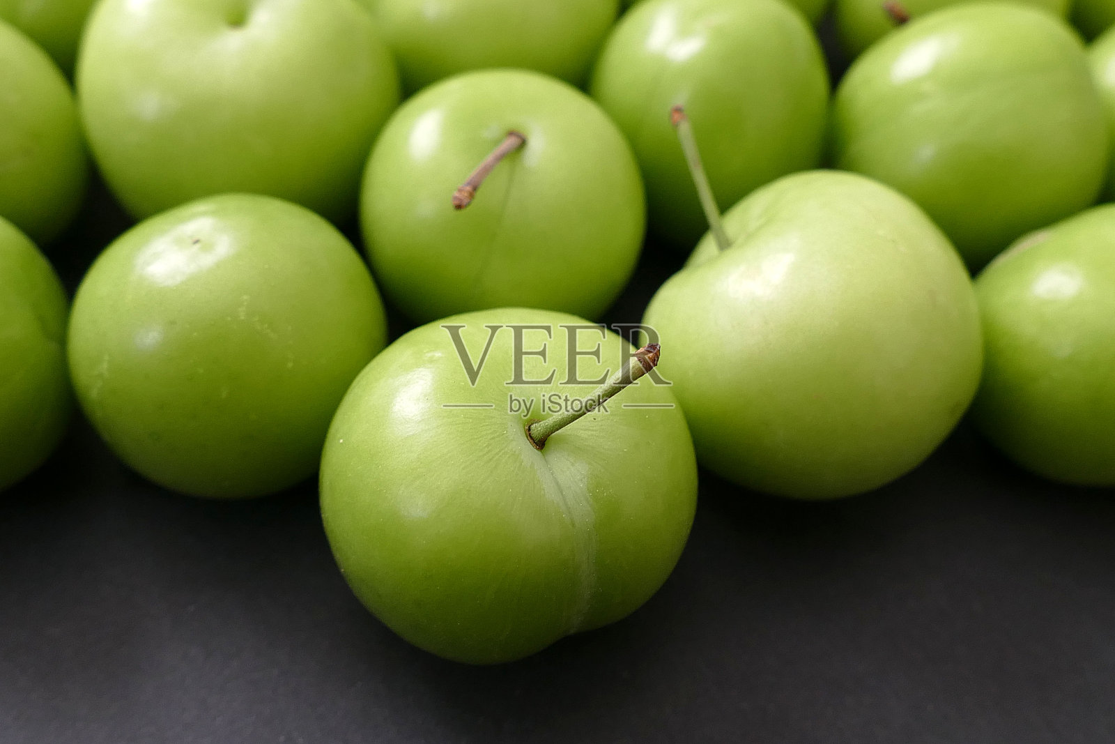 新李子,酸李子照片摄影图片