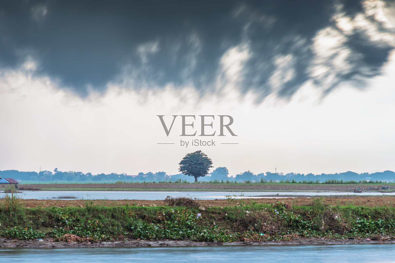 缅甸曼德勒附近的乌本桥,美丽而宁静照片摄影图片