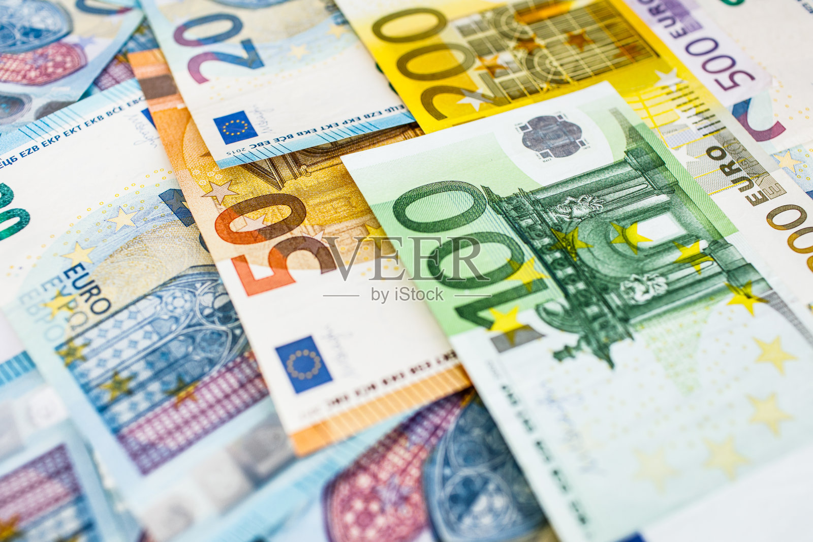 欧元票据的背景。浅的焦点。照片摄影图片