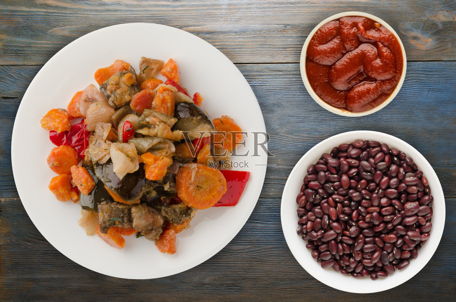 木背景上炖菜照片摄影图片