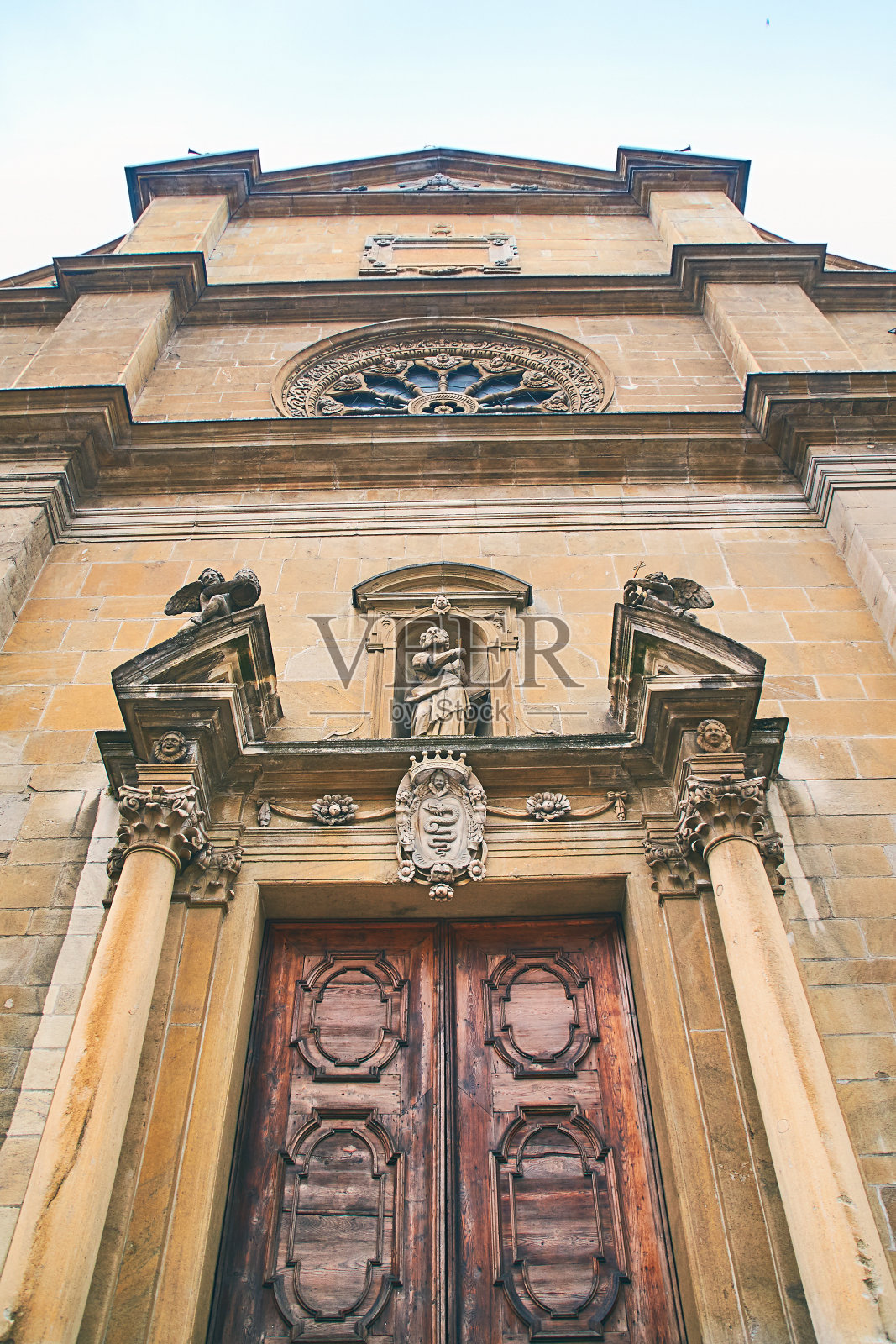 瑞士Bellinzona学院教堂入口照片摄影图片