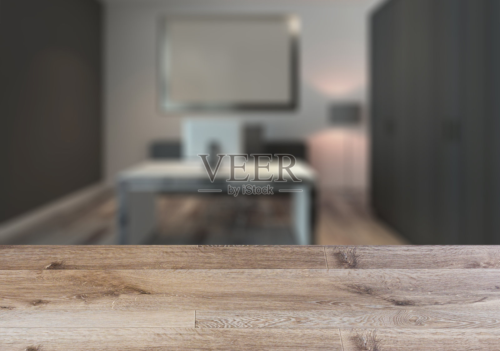 背景与空木桌。地板。现代办公内阁。会议室。照片摄影图片