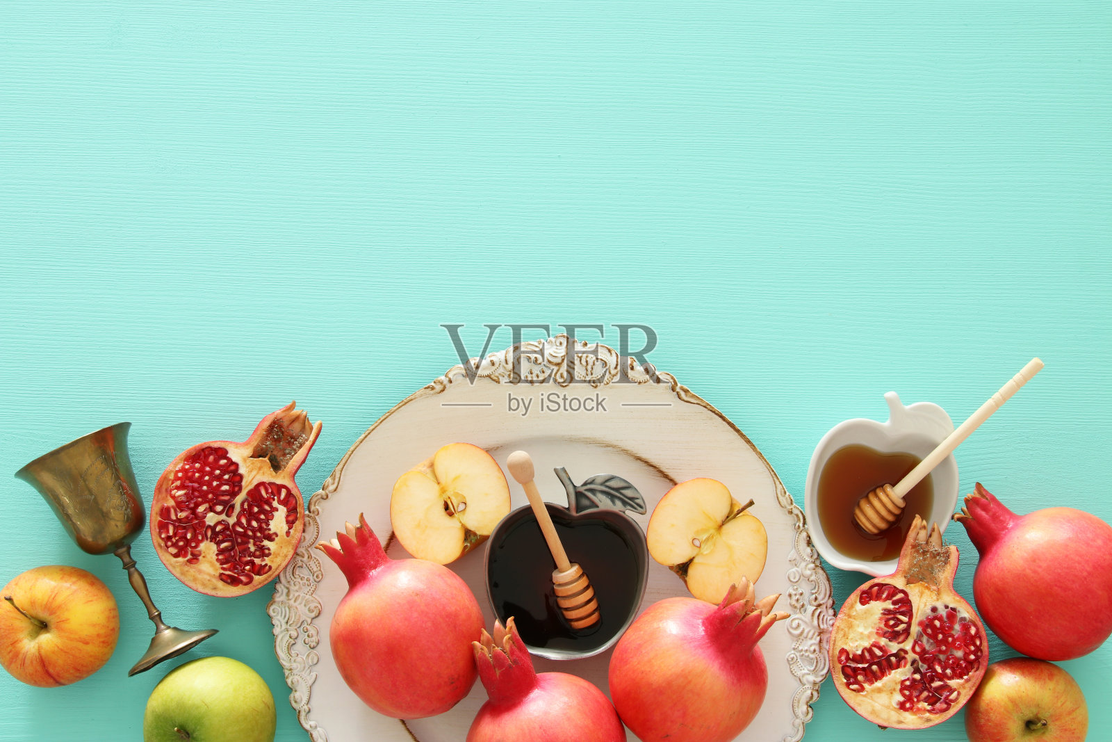 犹太新年的概念。传统符号。照片摄影图片