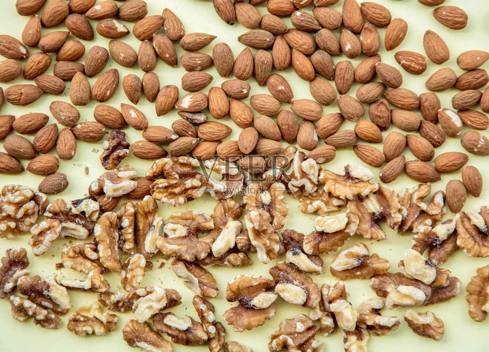 杏仁和核桃照片摄影图片