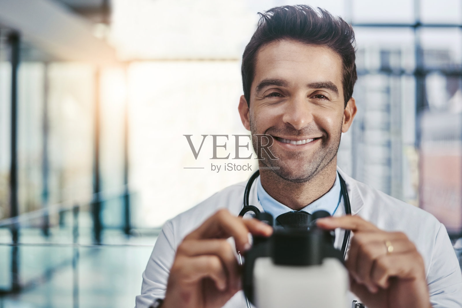 试图找出问题所在照片摄影图片