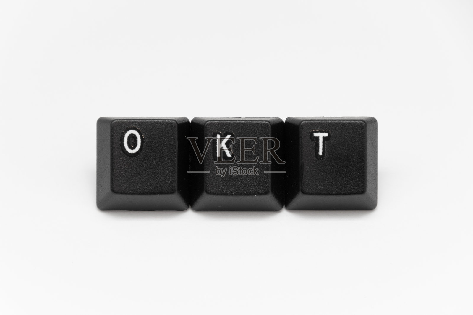 键盘上的黑键带有不同年份的单词或名字照片摄影图片