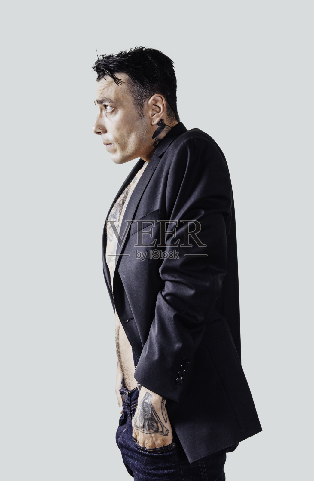 年轻成年男子的肖像照片摄影图片