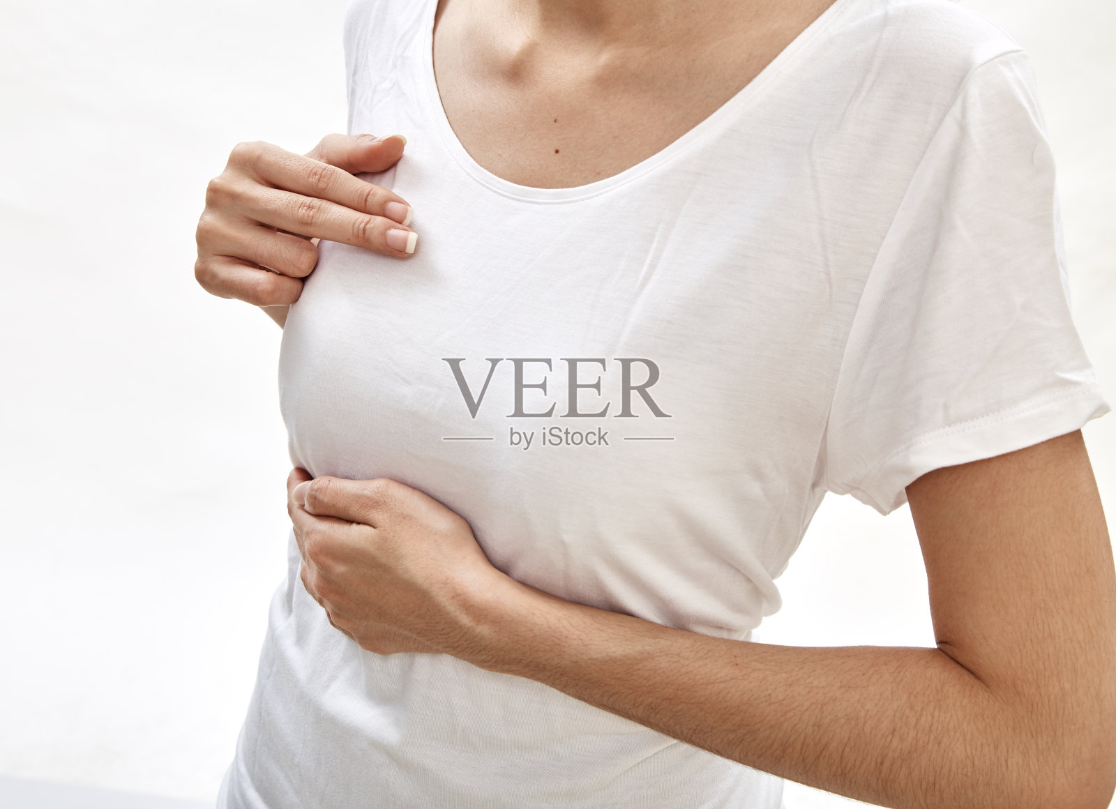 乳腺癌意识保健乳房疼痛触摸胸部有色照片摄影图片