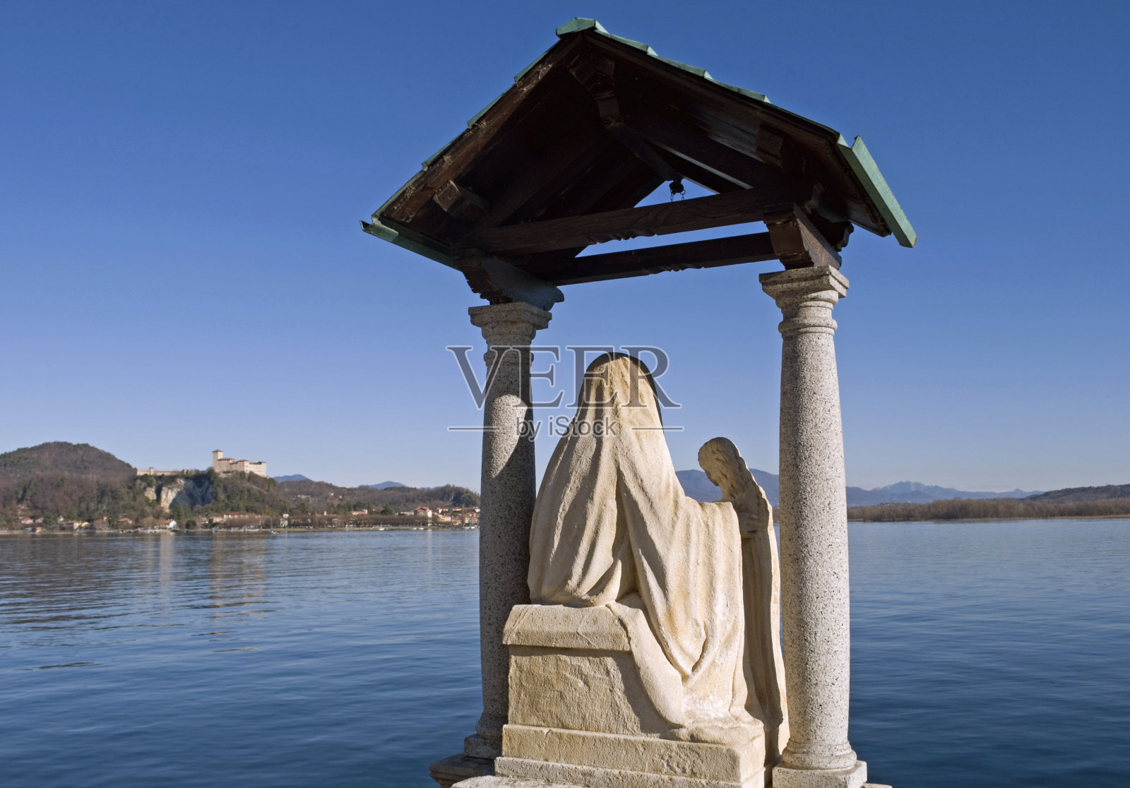 意大利皮埃蒙特,阿罗纳,马焦雷湖照片摄影图片