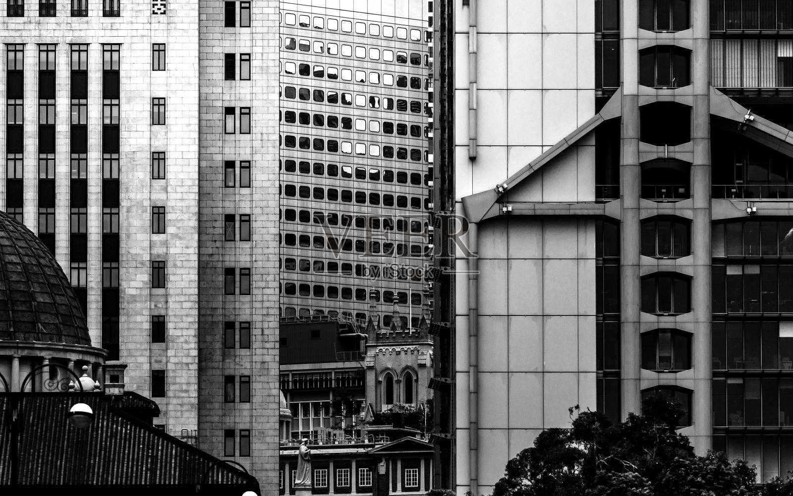 办公楼外观,现代建筑,近距离采用黑白色调照片摄影图片