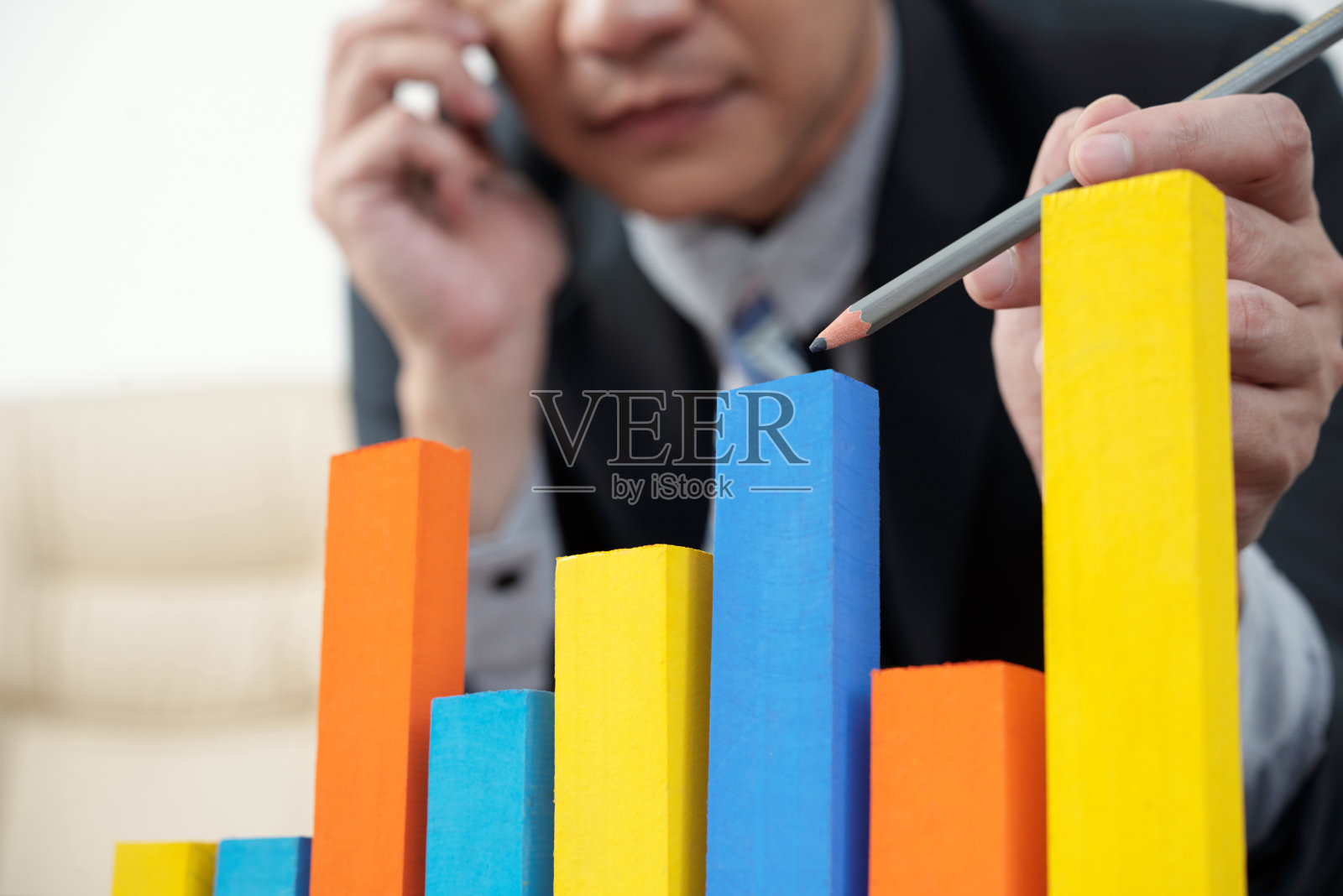 Analzying条形图照片摄影图片