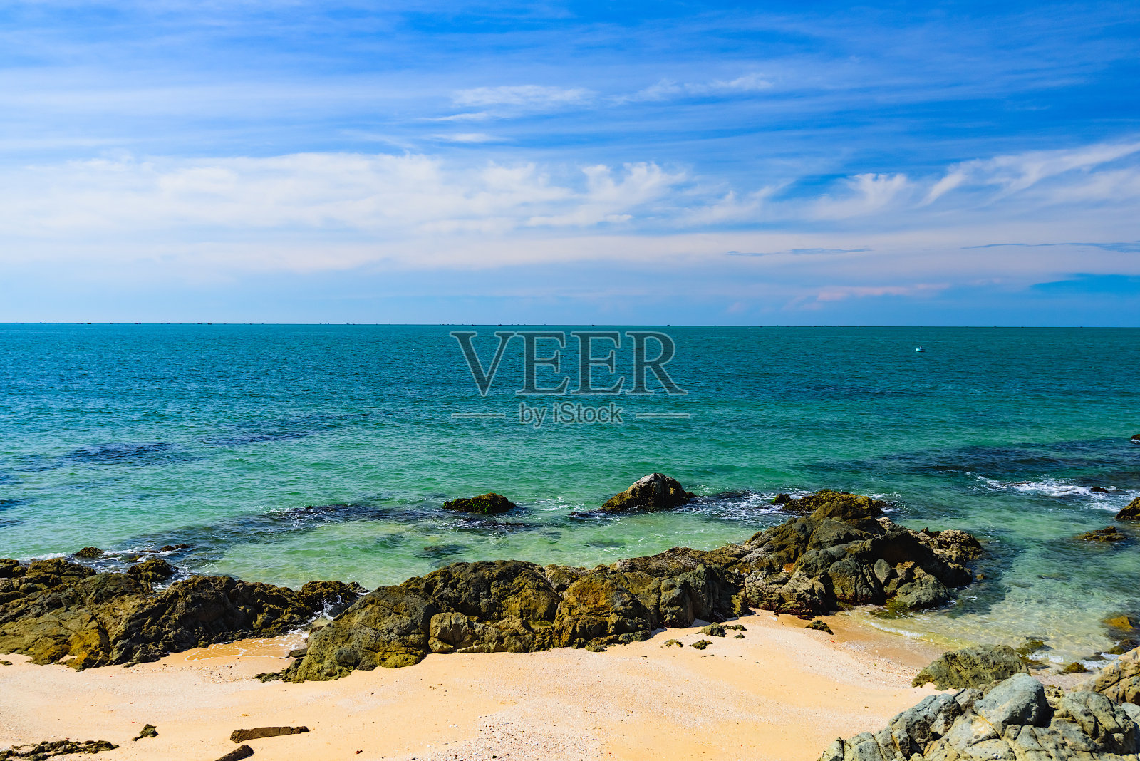 博尔德沙滩海边照片摄影图片