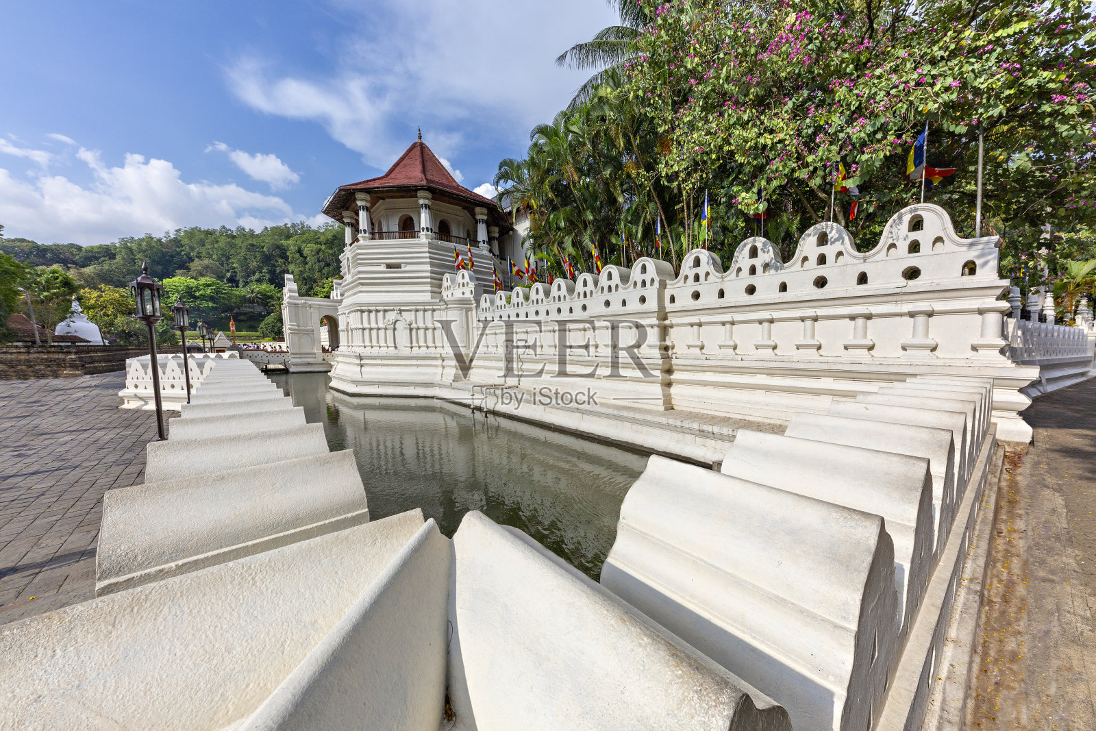斯里兰卡康提的佛牙寺照片摄影图片