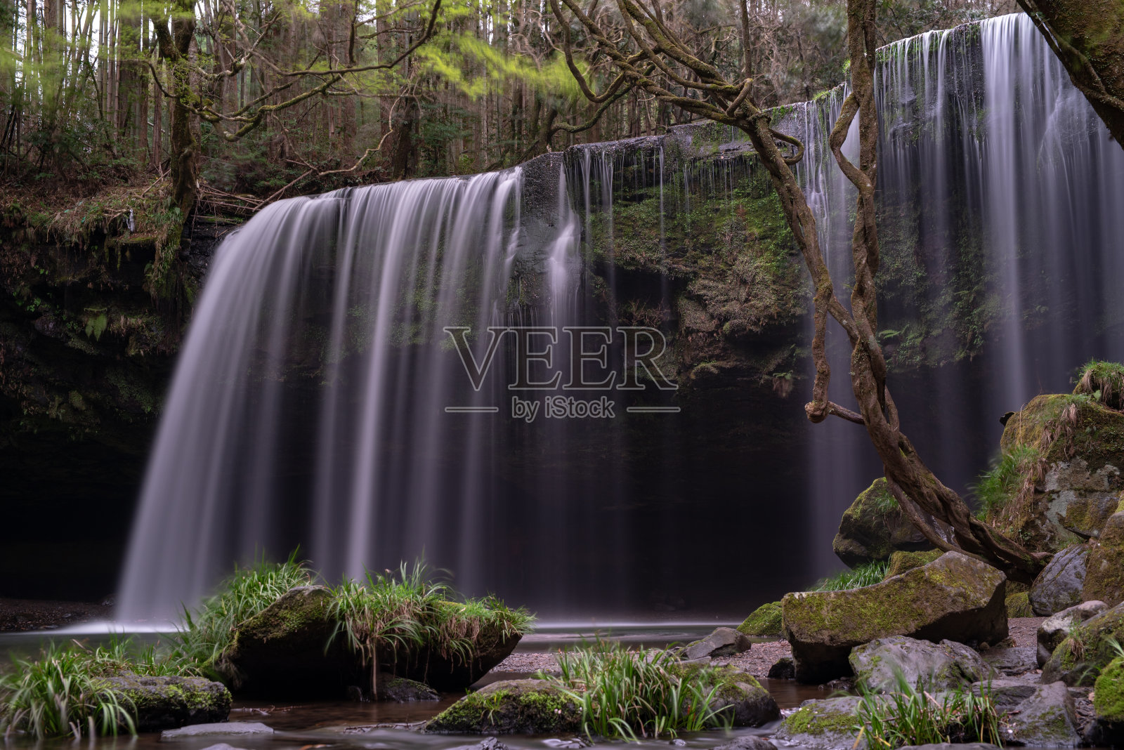 纳贝加塔基瀑布照片摄影图片