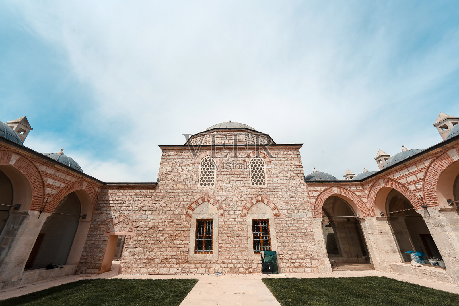 土耳其伊斯坦布尔法提赫清真寺和伊斯兰学校照片摄影图片