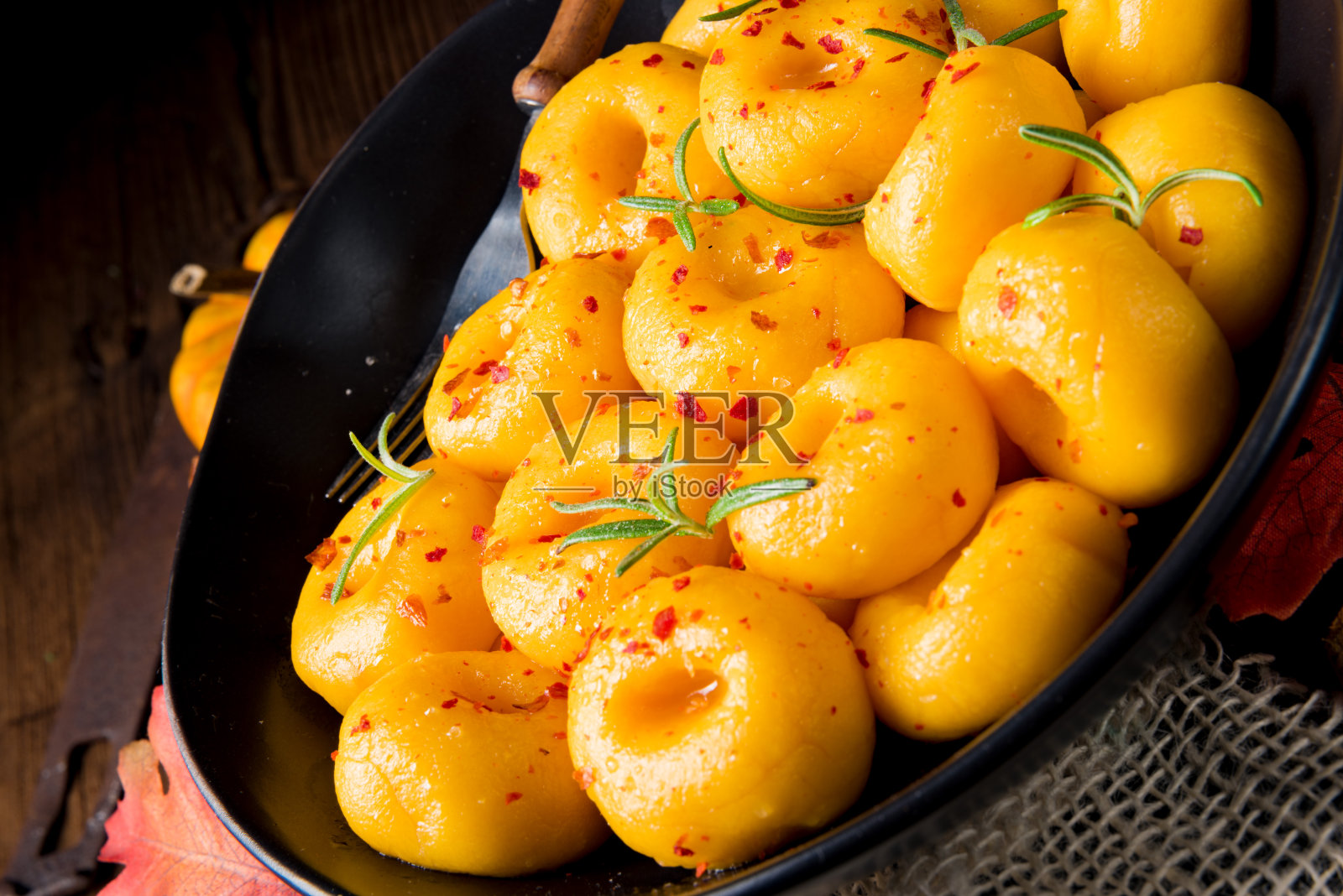 美味的北海道南瓜泥秋季饺子照片摄影图片