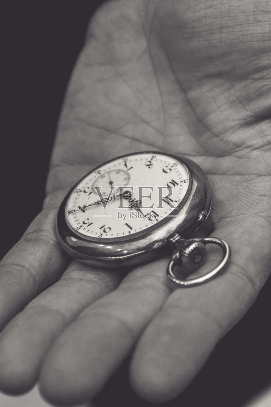 男人手里的怀表,特写,年纪大的人照片摄影图片