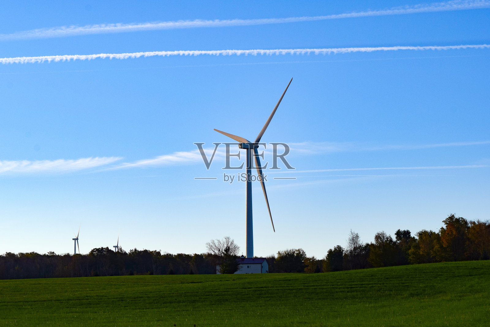风力发电风车可再生清洁绿色能源发电涡轮机照片摄影图片