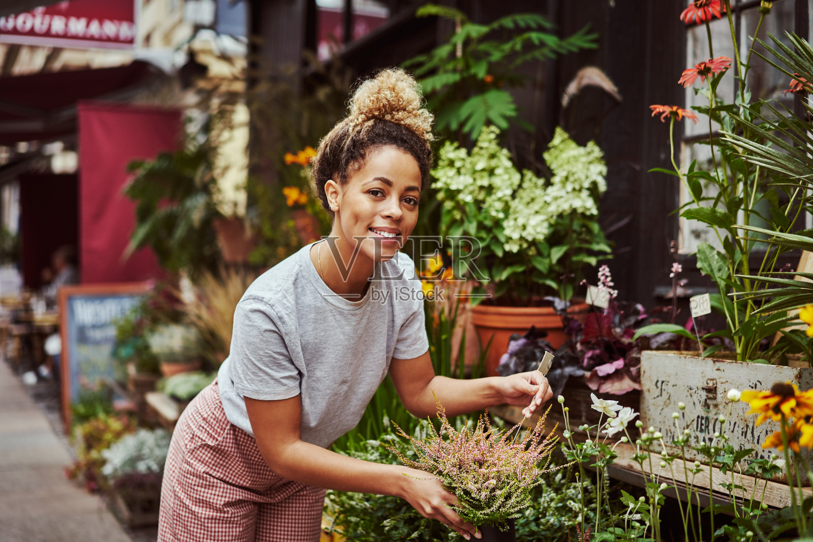 我会帮你照亮别人的一天照片摄影图片
